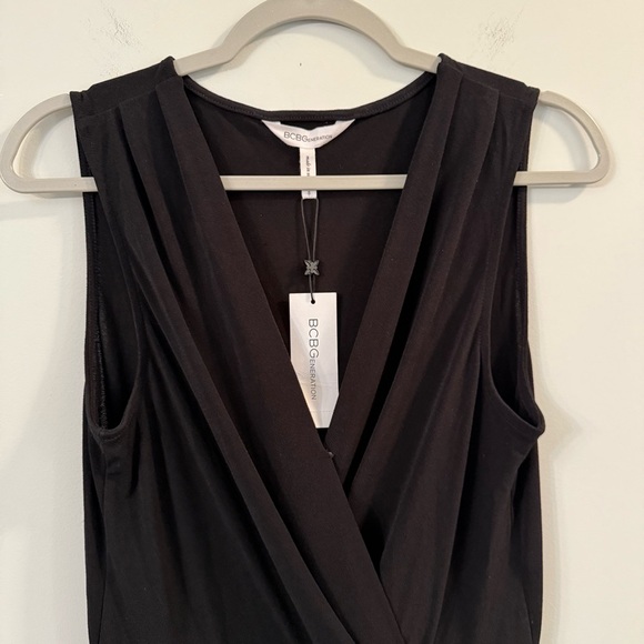 Women’s new BCBGeneration Black wrap front sleeveless romper size small S - Picture 2 of 7